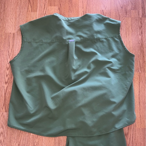 Figs Scrub Set - Picture 4 of 8